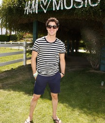 Celebs feet 3 5cb5fe7d3f50e.jpg