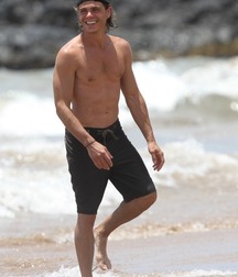 Celebs feet 3 5cb5fe929af40.jpg