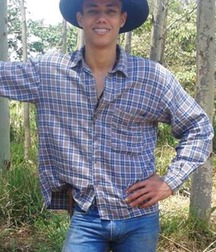 Cowboy hotties 5cb5feeb616bb.jpg