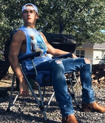 Cowboy hotties 5cb5ff11c4fff.jpg