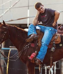 Cowboy hotties 5cb5ff2b8c1f8.jpg