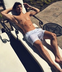 Skinny Twinks 5cb62e26d1bcc.jpg