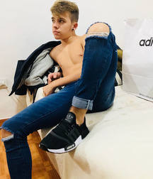 Skinny Twinks 5cb62e5626e6e.jpg