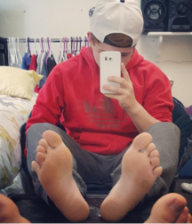 Twink feet and sox 5cb7641224deb.png