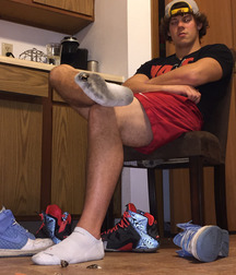 Worship skater feet 5cb780cb347e1.jpg