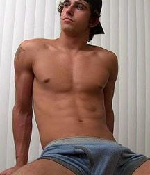 Speedos and boners 5cb871b86a771.jpg