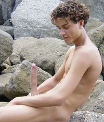 Speedos and boners 5cb871c414271.jpg