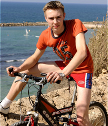 Dima B 5cb8c195c6b19.jpg