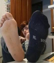 Boy feet 38 5cb90ada69034.jpg