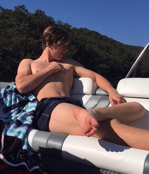 barefoot twinks 3 5cb9e3ba91bbc.jpg