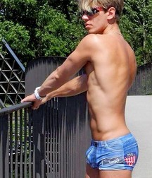 Blonde hotties  5cb9eed61fe9a.jpg