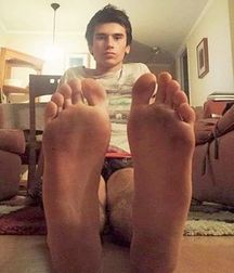Twink feet 3 5cba32685097a.jpg