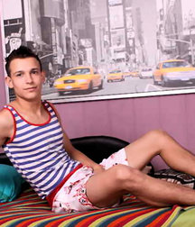 Twink feet 3 5cba32a3a1635.jpg