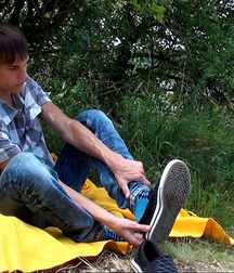 Serving boy feet 5cba3f53329de.jpg