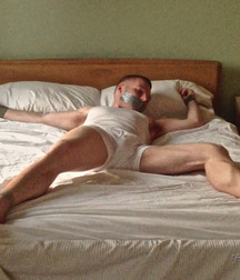 Bare feet 5cba9f68f19bc.jpg