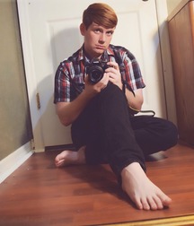 Bare feet 5cba9f718cf05.jpg