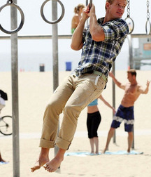 Bare feet 5cba9f76d0ede.jpg