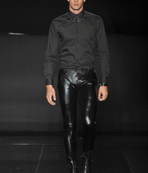 Leather wear 5cbb3bb351482.jpg