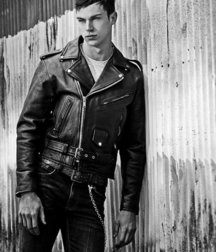 Leather love 2 5cbb4b9412479.jpg