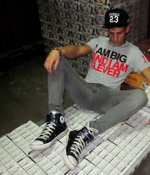 Boys likes chucks 5cbb5d110a8f4.jpg