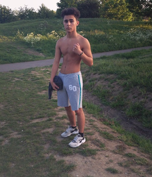 Twinks 77 5cbb695f4a9d7.png