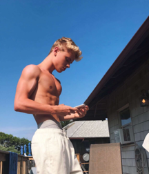 Twinks 77 5cbb6980cfb64.png