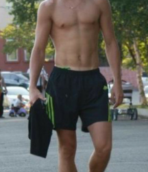 Twinks 77 5cbb69931e1a6.png