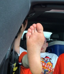 The bois smelly feet 5cbb79dbc5000.jpg