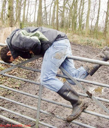 Guys in rubber boots 2 5cbb964fc2ca6.jpg