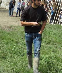 Guys in rubber boots 2 5cbb96784232d.jpg
