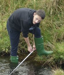 Guys in rubber boots 2 5cbb96810bf77.jpg