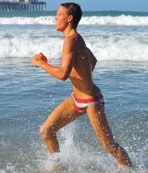 Twink in the sun 5cbb99ffa4c46.jpg