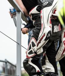 Sexy Crossbikers 5cbb9c36cbd92.jpg