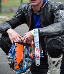 Sexy Crossbikers 5cbb9c386be0a.jpg