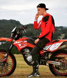 Sexy Crossbikers 5cbb9c430a850.jpg