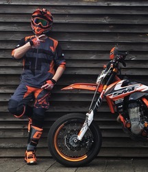 Sexy Crossbikers 5cbb9c4526814.jpg