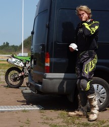 Sexy Crossbikers 5cbb9c52ee86c.jpg