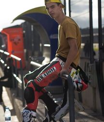 Sexy Crossbikers 5cbb9c5683095.jpg