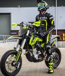Sexy Crossbikers 5cbb9c5e9fbd8.jpg