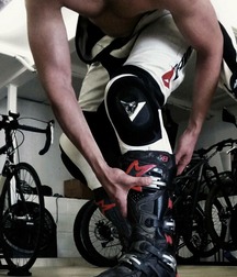 Sexy Crossbikers 5cbb9ca655759.jpg