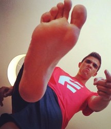 Teenboy feet 5cbc9fc70b20a.jpg