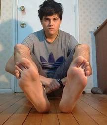 The smell of boy feet 5cbca21f7ad4f.jpg