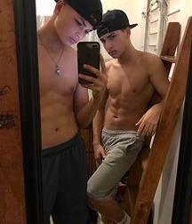 Beauties on vacation 5cbcb487dd5f7.jpg