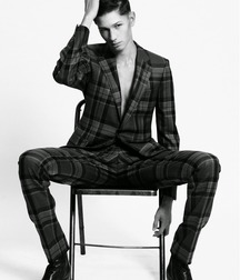 Models in boots 5cbd9cdf03699.jpg