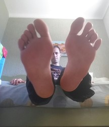 Sniffin the boys feet 5cbd9f6be3354.jpg