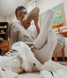 Sniffin the boys feet 5cbd9fb411156.jpg