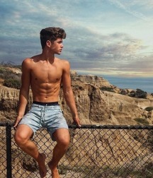 Teen boys beauty 5cbda7473d1fe.jpg