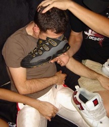 Boy smells 5cbdb7de99277.jpg