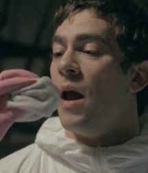 Boy smells 5cbdb7e418609.jpg