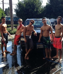 Guys in flip flops 5cbdd6db802b3.jpg
